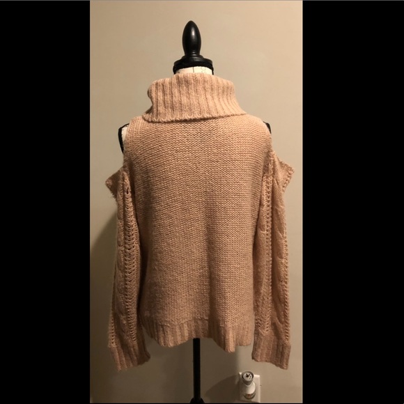 Apricot Elodie cut out turtleneck sweater - Picture 7 of 9